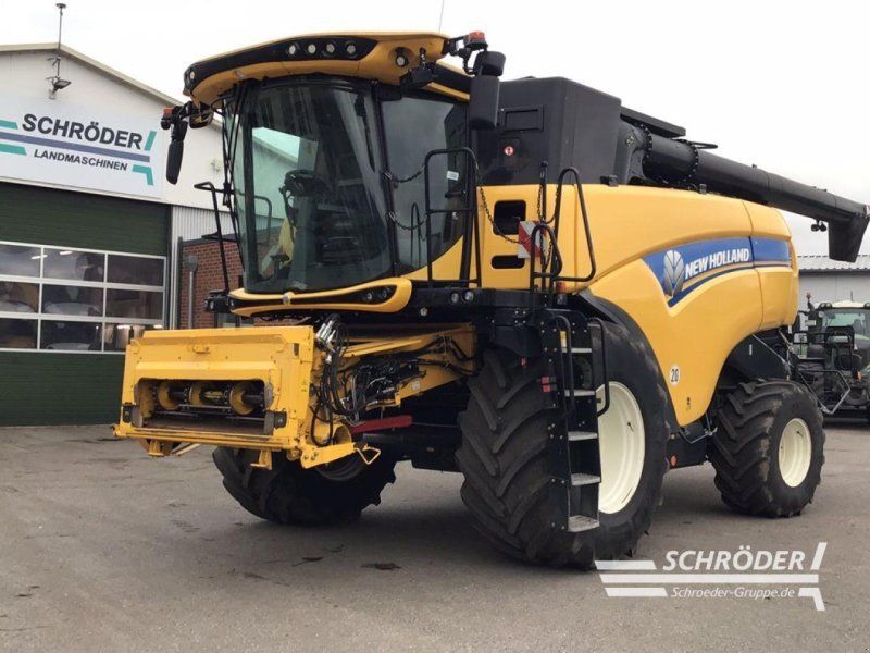 New Holland CX 8.85 + SCHNEIDWERK 7,60M