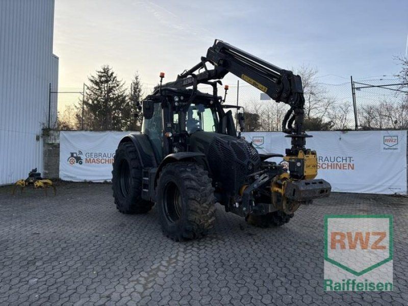 Valtra N155eH Forstkran