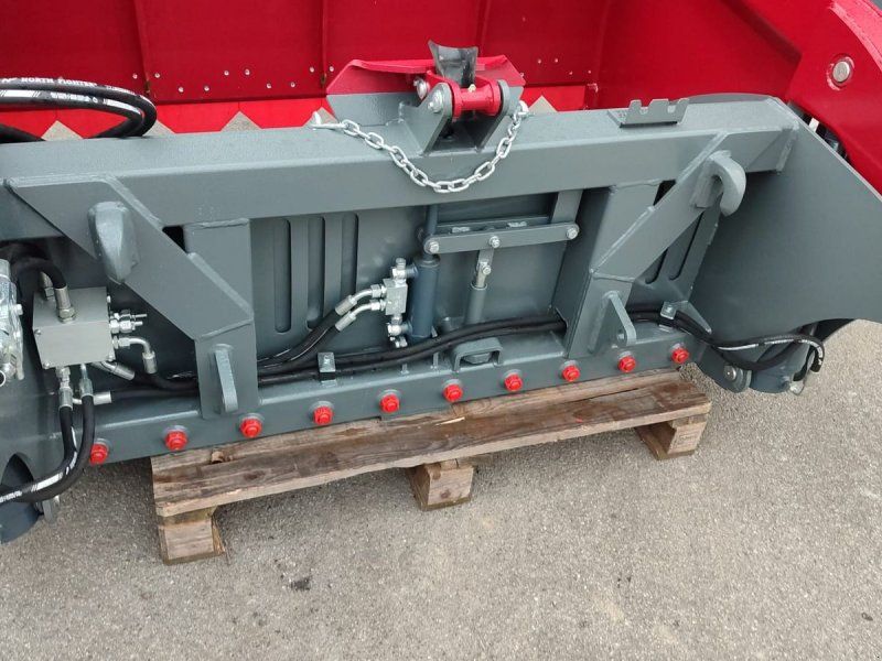 Dominator 160 Siloschneidzange mit Schaufel