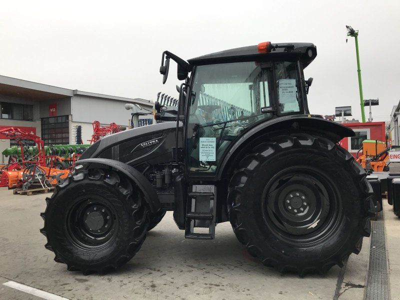 Valtra A 105