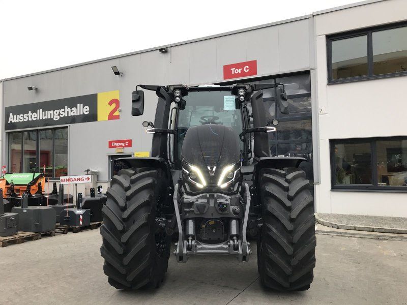 Valtra Q305