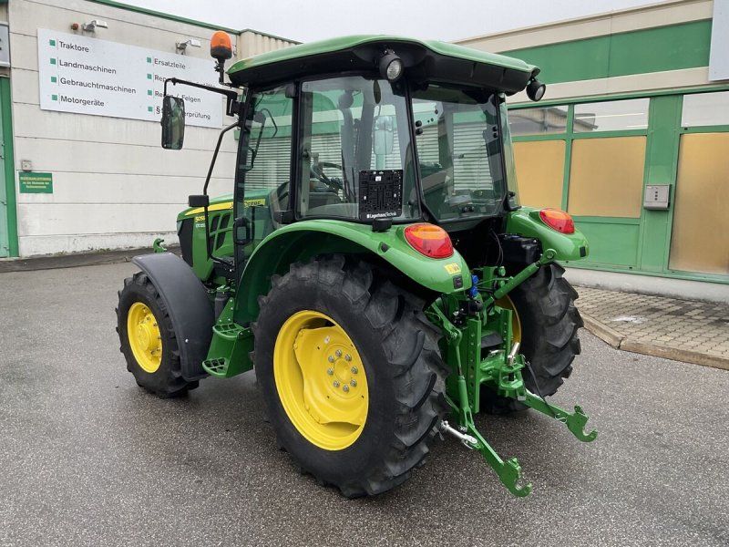 John Deere 5058E