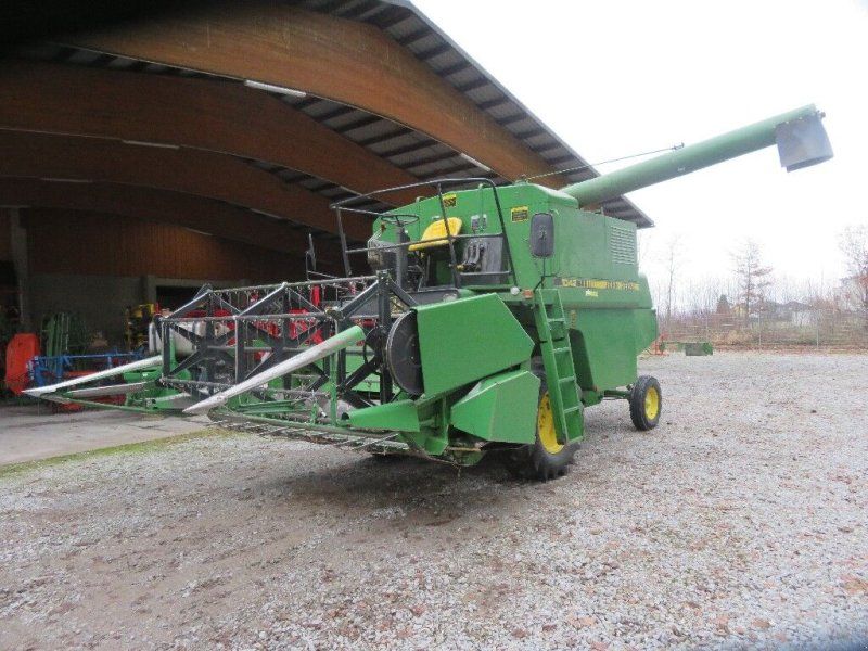 John Deere 1042