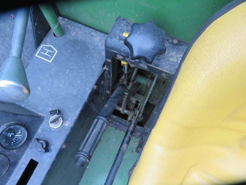 John Deere 1042