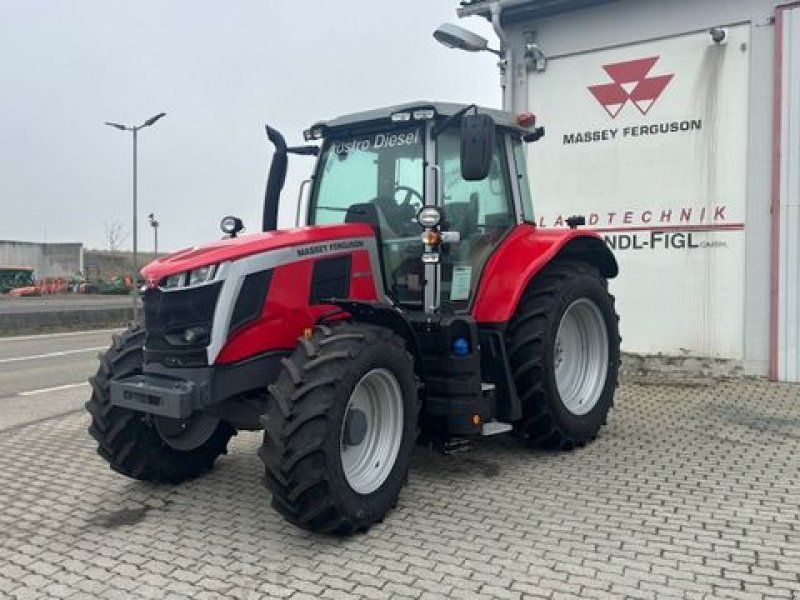 Massey Ferguson 6S 135 Dyna 6
