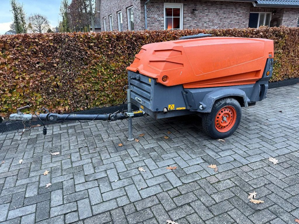 Atlas Copco xas57 mobile compressor