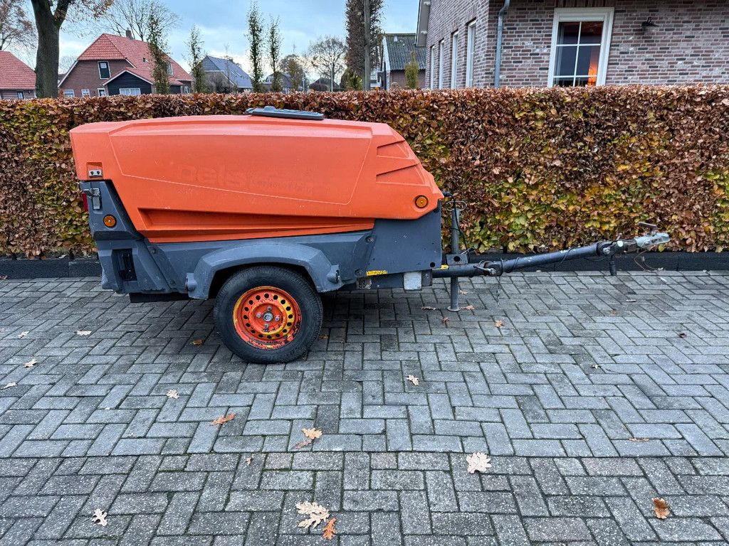 Atlas Copco xas57 mobile compressor