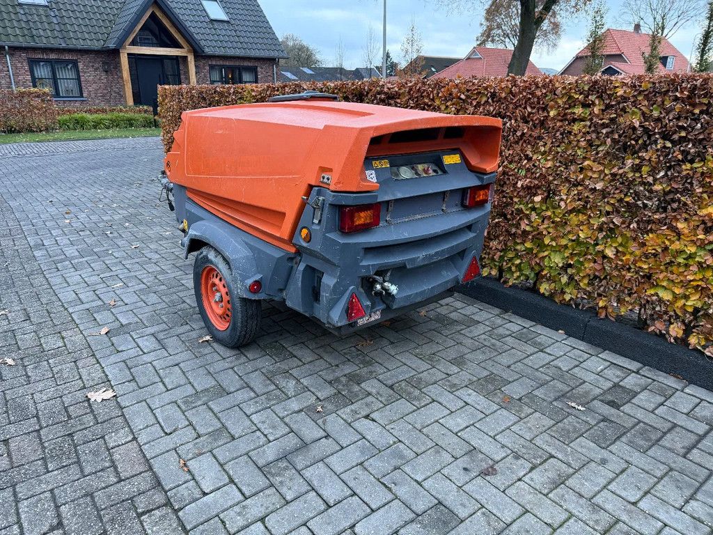 Atlas Copco xas57 mobile compressor