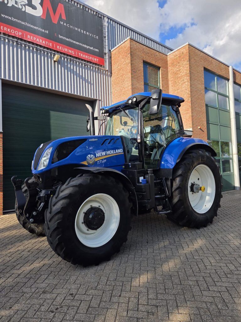Zeer nette NEWHolland T7.225 (2017) AUtocommand en fronthef