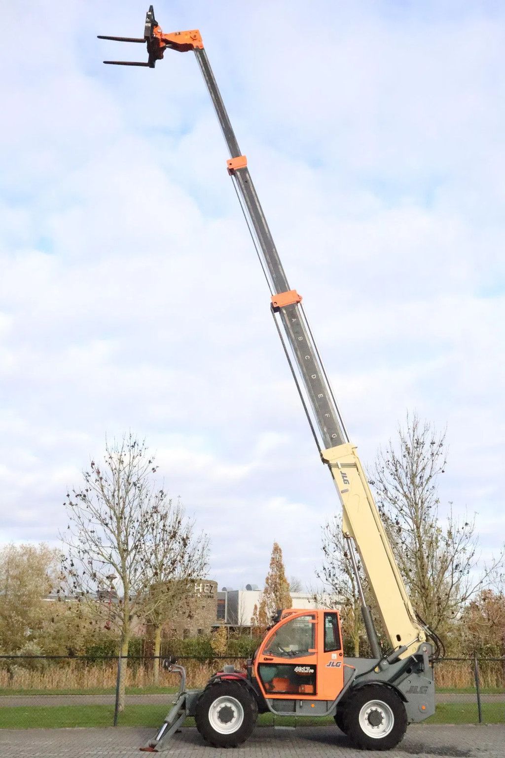 JLG 4017 PS | FORKS | GOOD TIRES