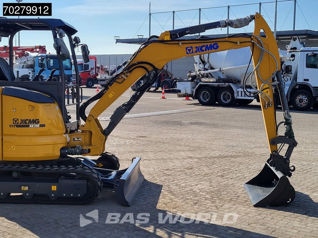 XCMG XE35 E CW QUICKCOUPLER / 3 BUCKETS - FACTORY WARRANTY