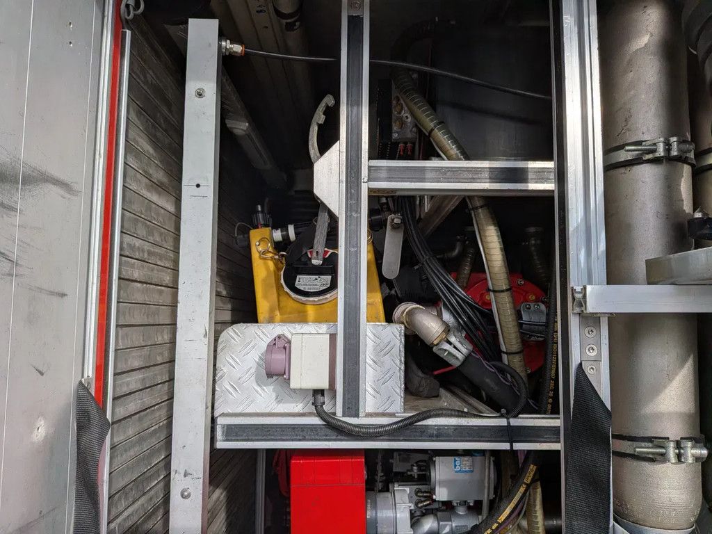 Mercedes-Benz NG 1626 V8