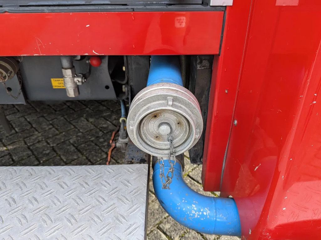 Mercedes-Benz NG 1626 V8