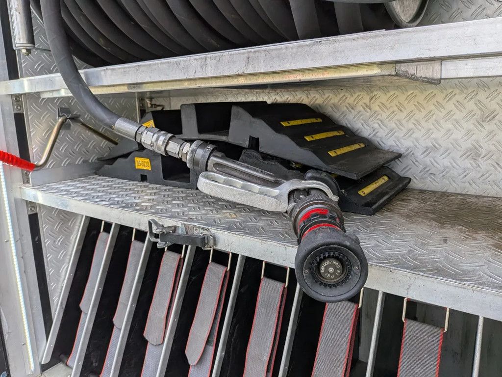 Mercedes-Benz NG 1626 V8