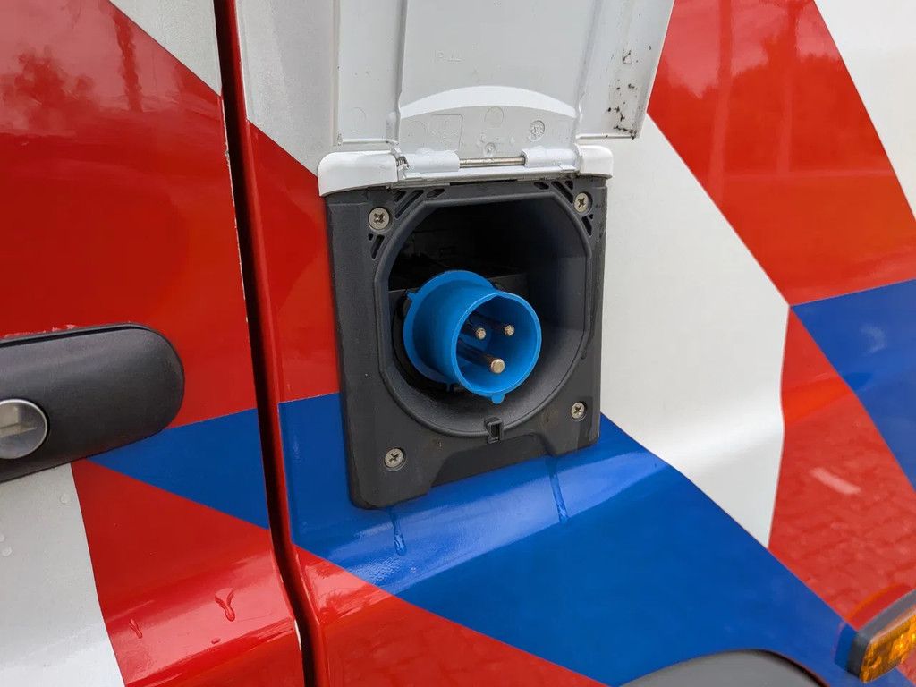 Mercedes-Benz NG 1626 V8