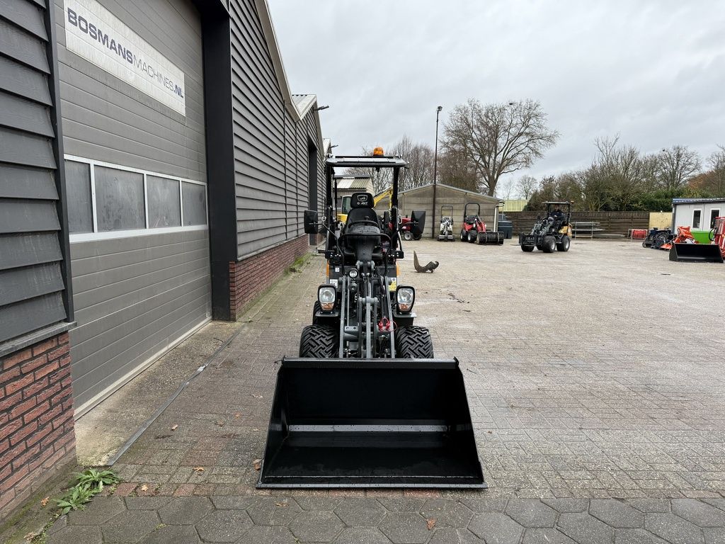 Giant G1500 X-TRA minishovel / kniklader BJ 2024