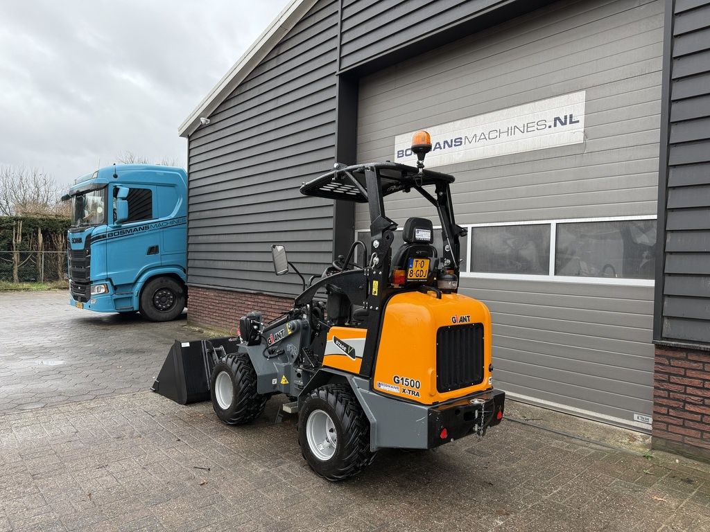 Giant G1500 X-TRA minishovel / kniklader BJ 2024
