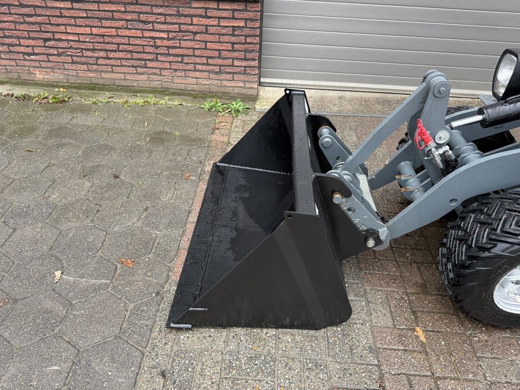 Giant G1500 X-TRA minishovel / kniklader BJ 2024