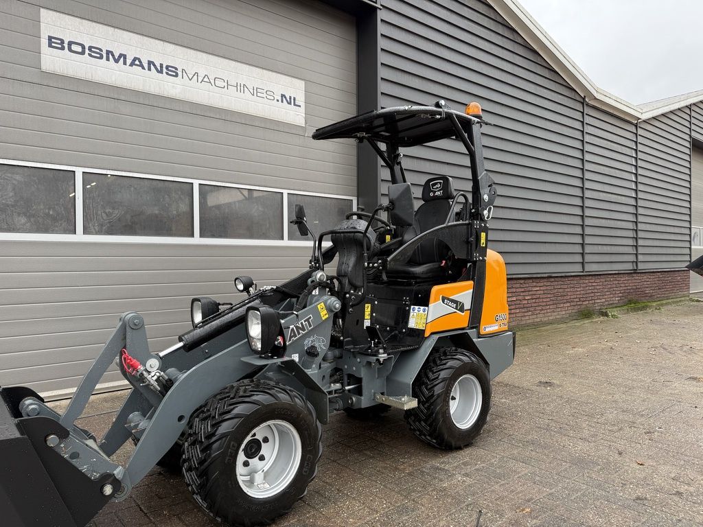 Giant G1500 X-TRA minishovel / kniklader BJ 2024