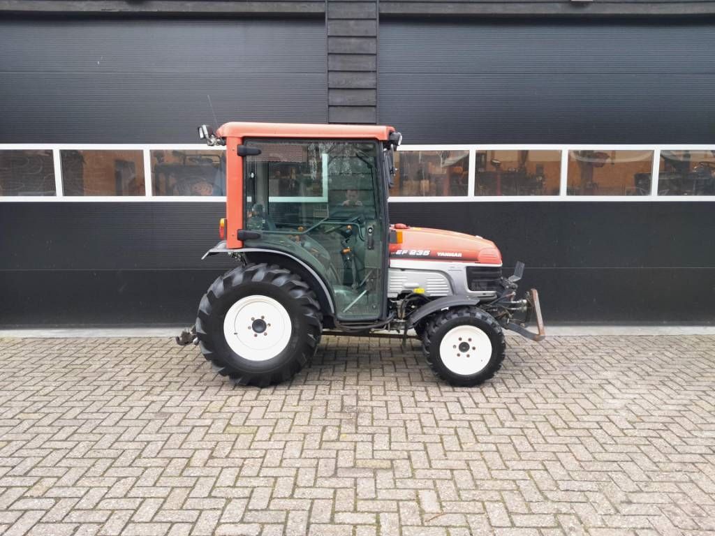 Yanmar EF 235 HST Hydrostaat - midi trekker - 30km/h
