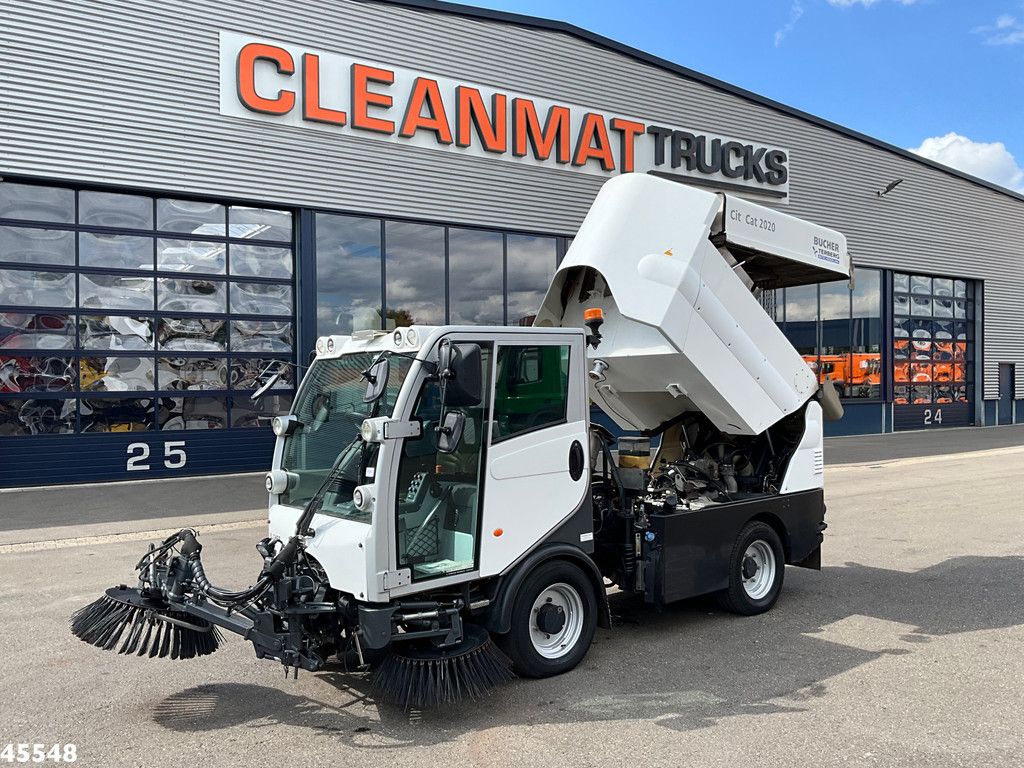 Bucher Citycat 2020 with 3-rd brush