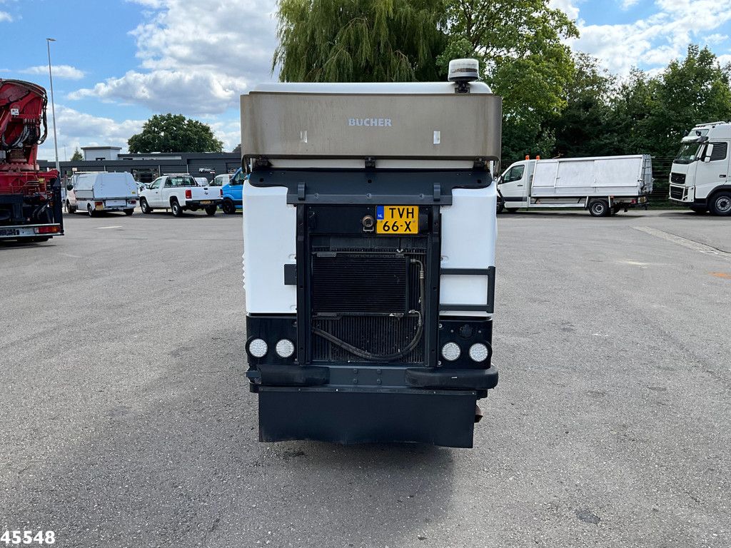 Bucher Citycat 2020 with 3-rd brush