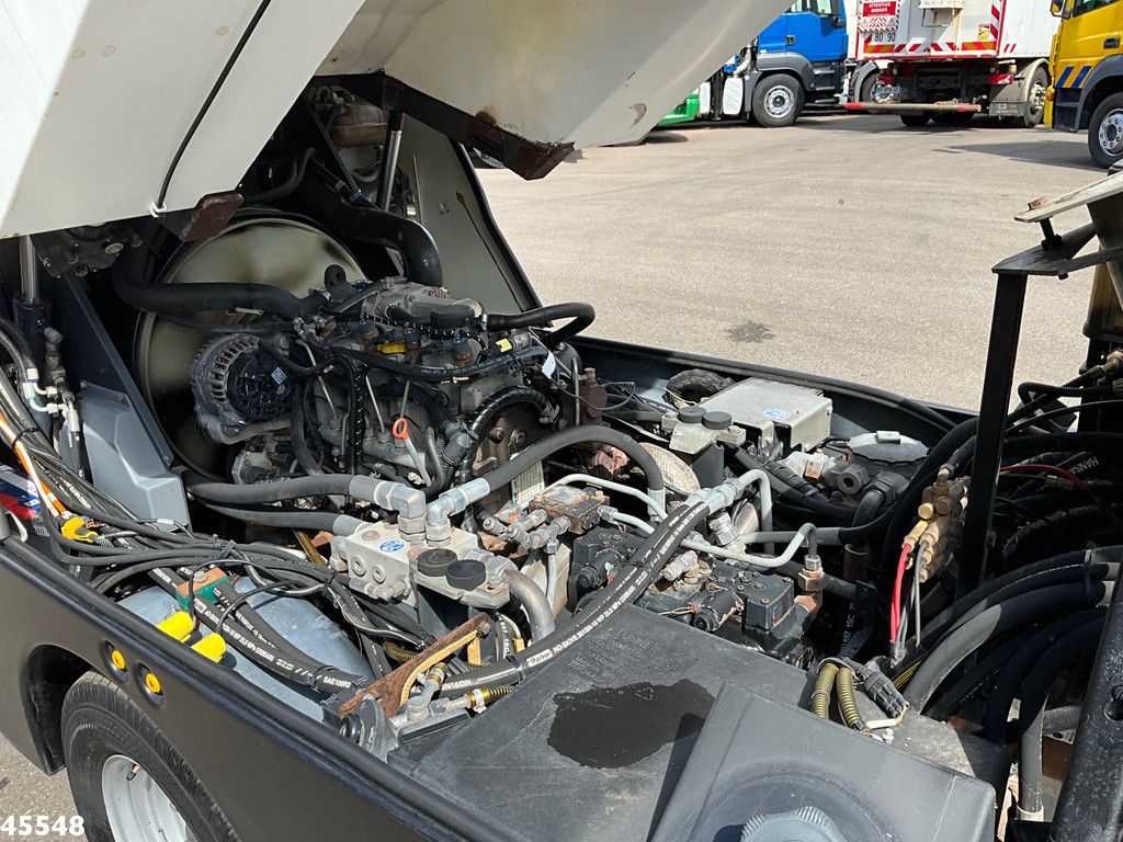 Bucher Citycat 2020 with 3-rd brush