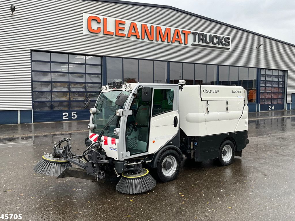 Bucher Citycat 2020 with 3-rd brush