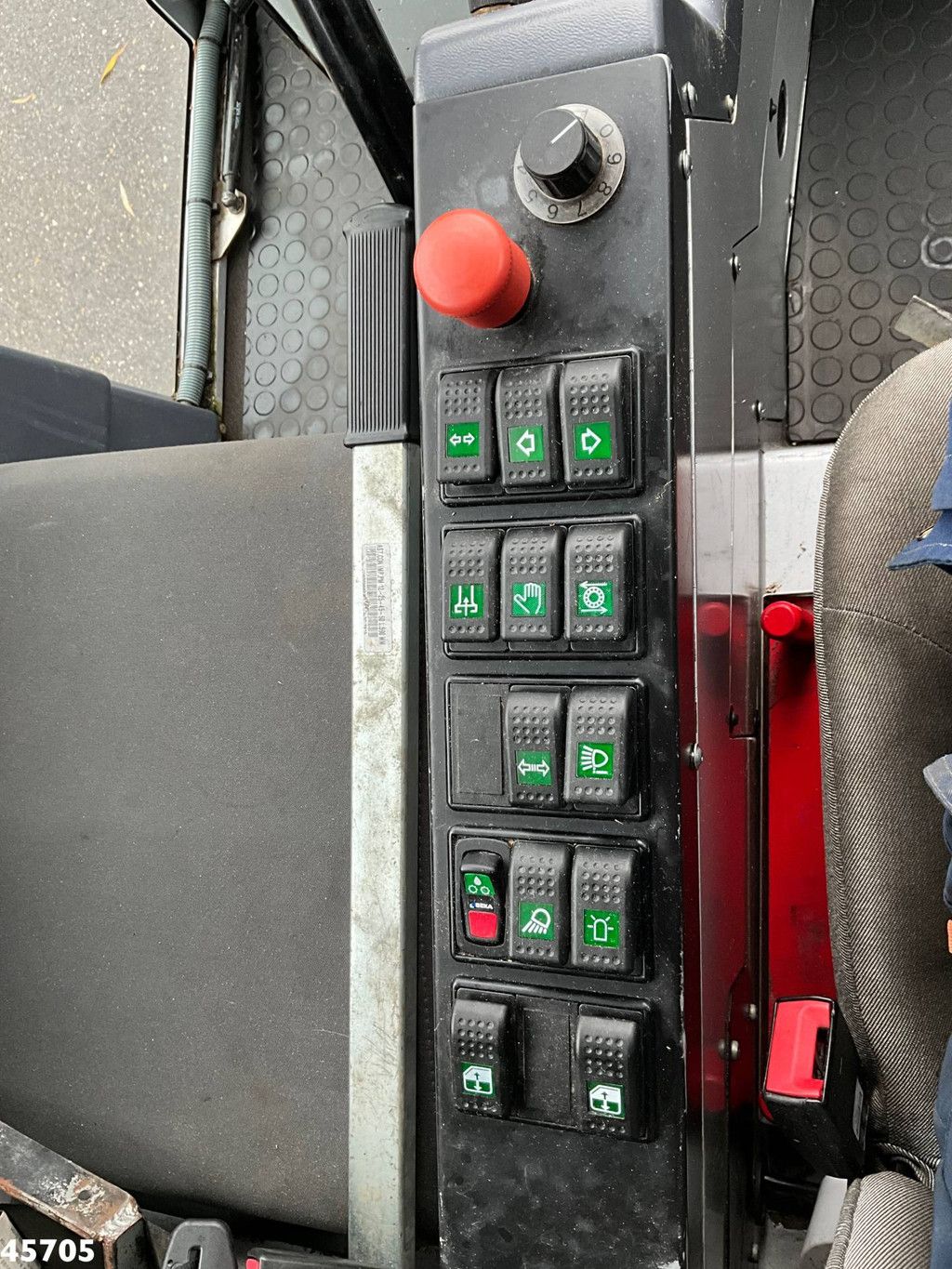 Bucher Citycat 2020 with 3-rd brush