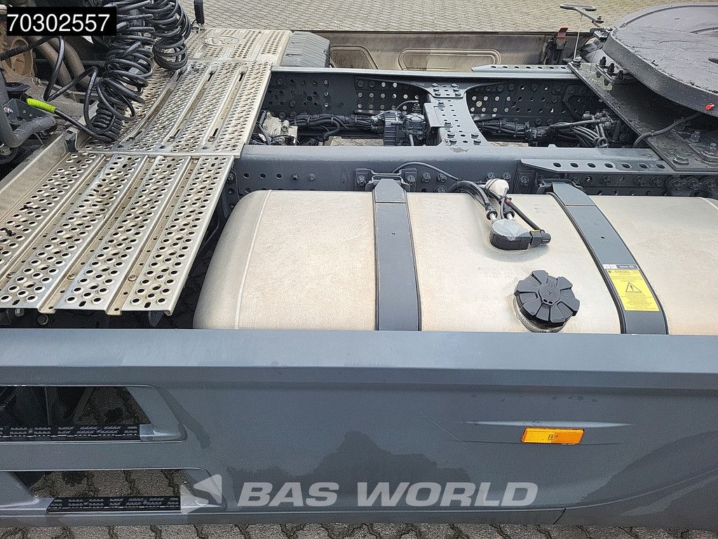 Mercedes Actros 1845 4X2 GigaSpace Retarder MirrorCam Navi Euro 6