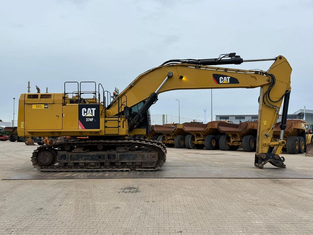 Caterpillar 374FL