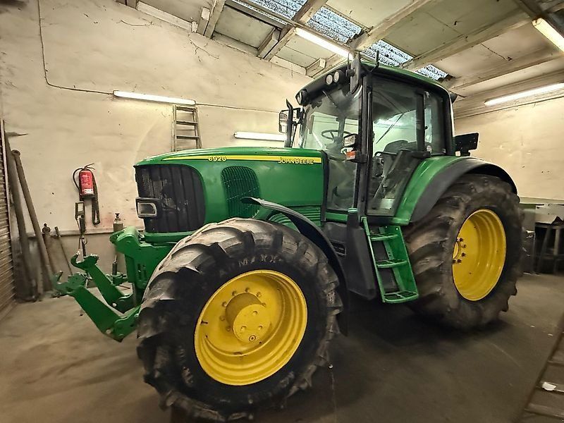 John Deere 6920