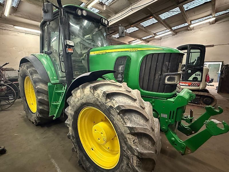 John Deere 6920