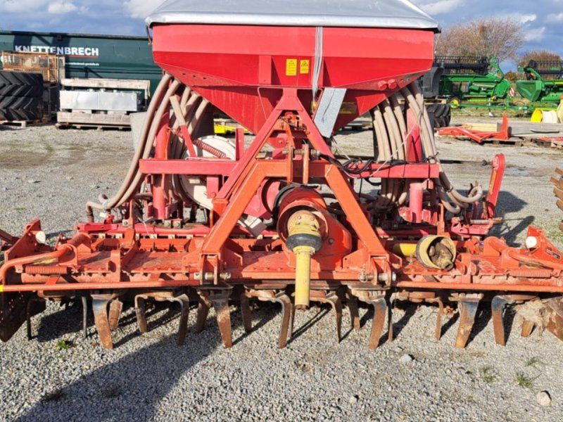 Kuhn HR 3002D +Accord DA Pneumatic