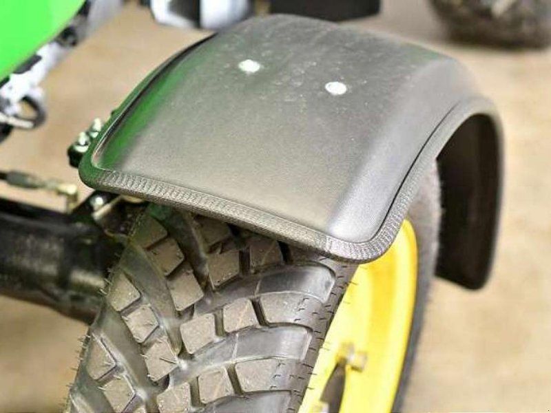 John Deere 2032R TRAKTOR