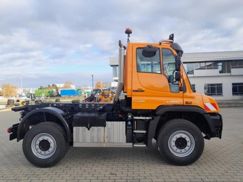 Mercedes-Benz Unimog U 430 mit Jotha Absetzer CombiCon 5018 U