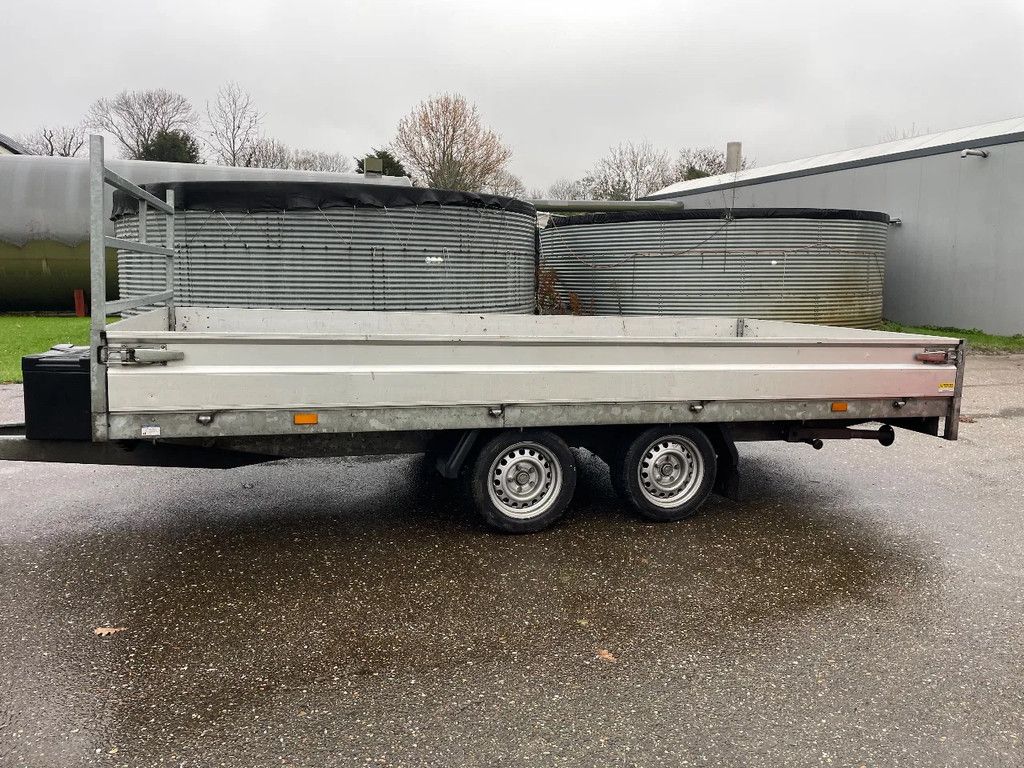 Hapert Aanhangwagen 4m x 2m met zeischotten topstaat!