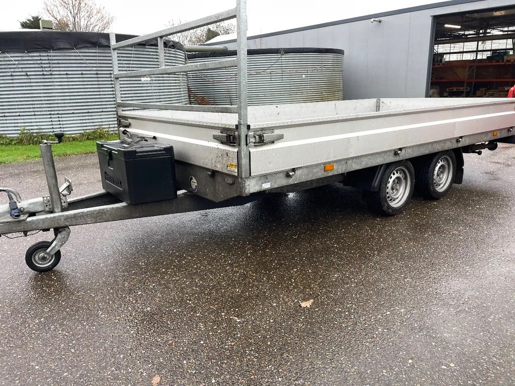 Hapert Aanhangwagen 4m x 2m met zeischotten topstaat!