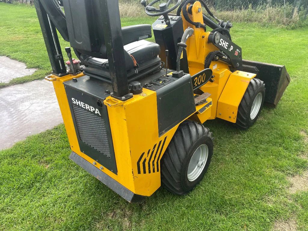 SHERPA 200 shovel kniklader