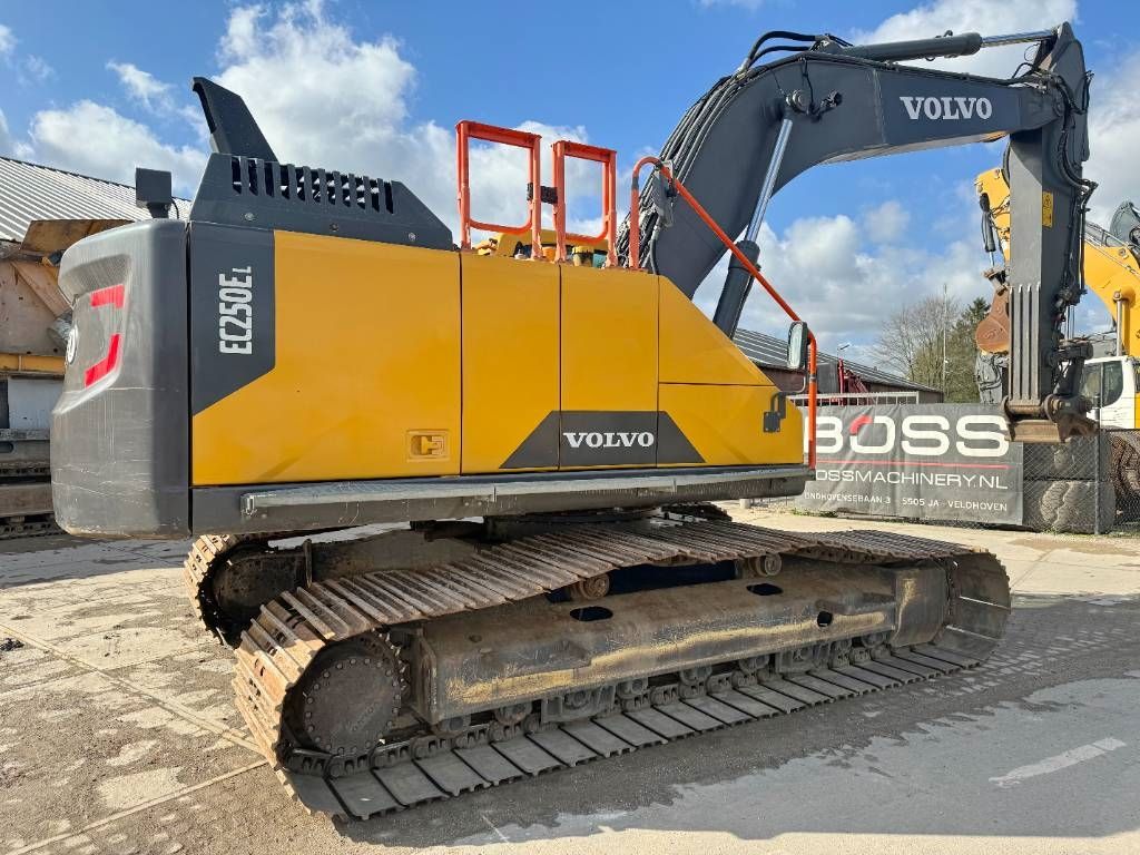 Volvo EC250EL - Dutch Machine / Quick Coupler