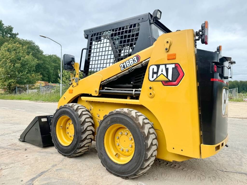CAT 216B3 - New / Unused / Extra Hydraulic