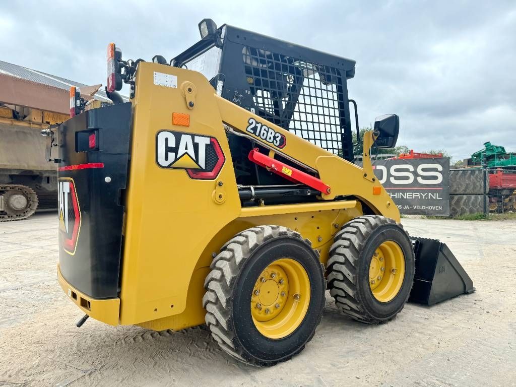 CAT 216B3 - New / Unused / Extra Hydraulic
