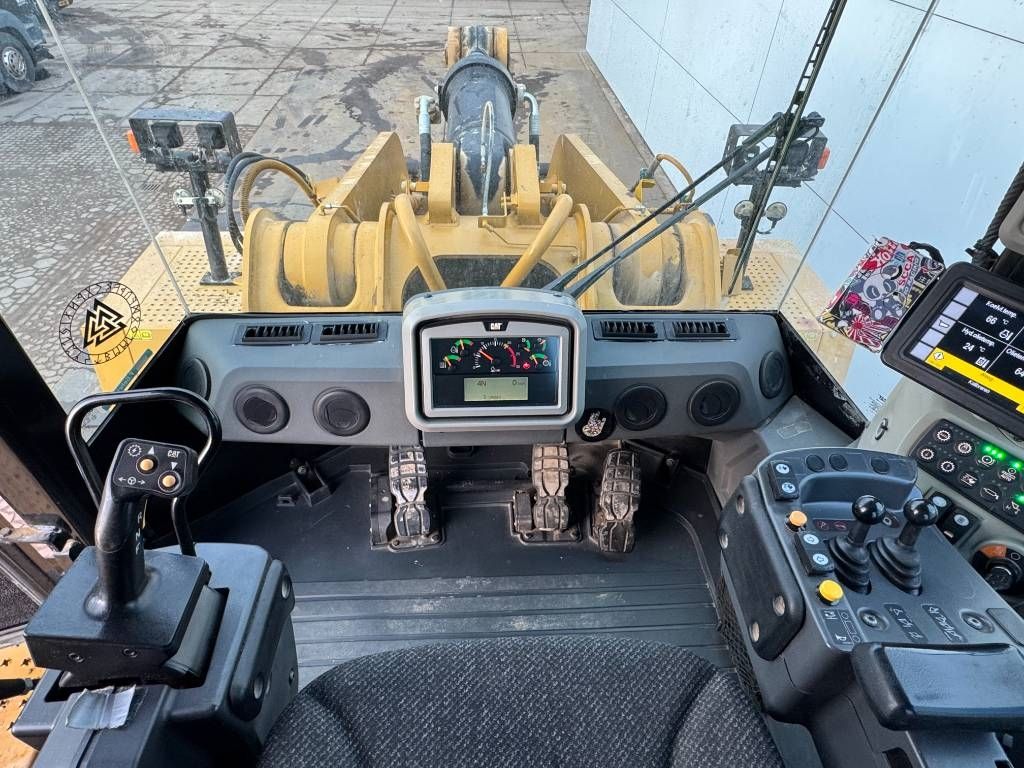 CAT 988K - German Machine / Quick Coupler