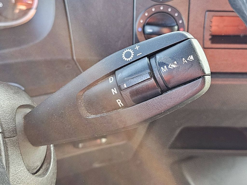 MERCEDES-BENZ ATEGO 824 carrier airco lift