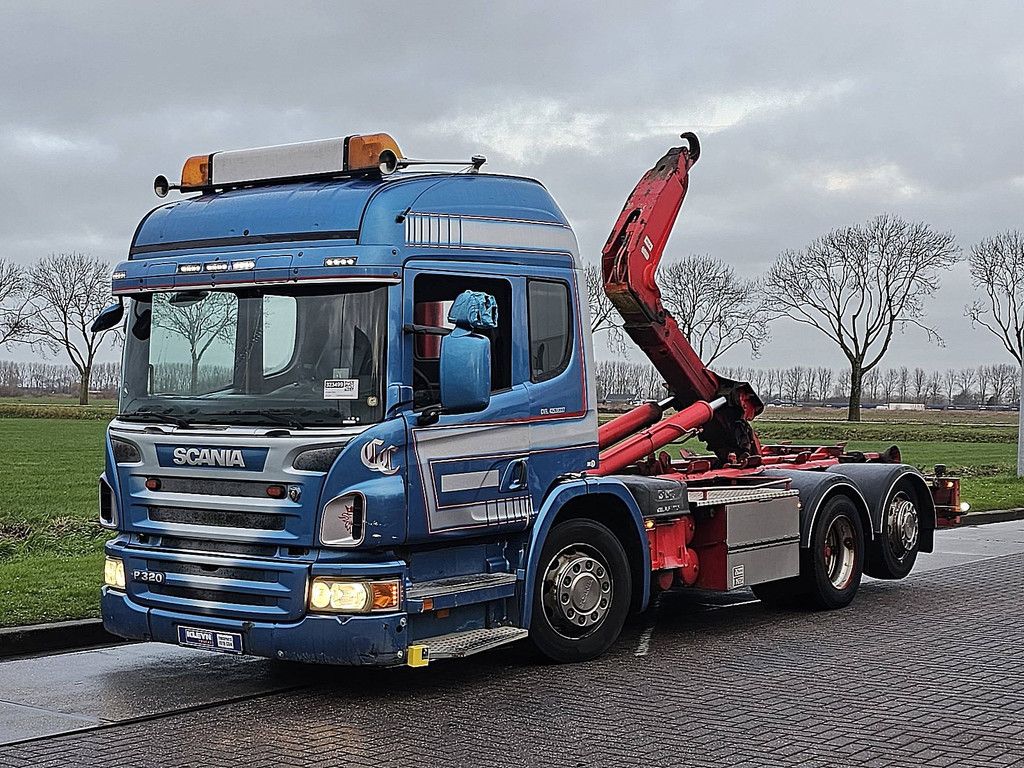 SCANIA P320 low entry 6x2*4 hiab