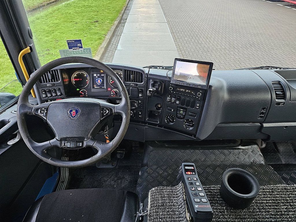 SCANIA P320 low entry 6x2*4 hiab