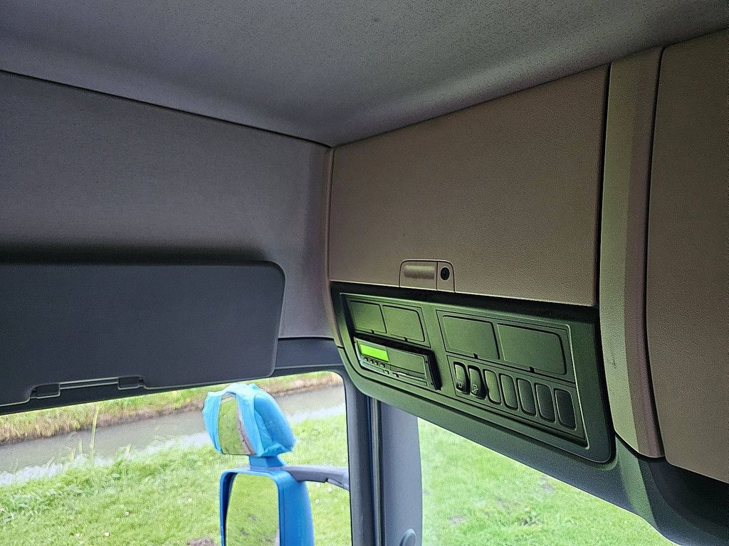 SCANIA P320 low entry 6x2*4 hiab