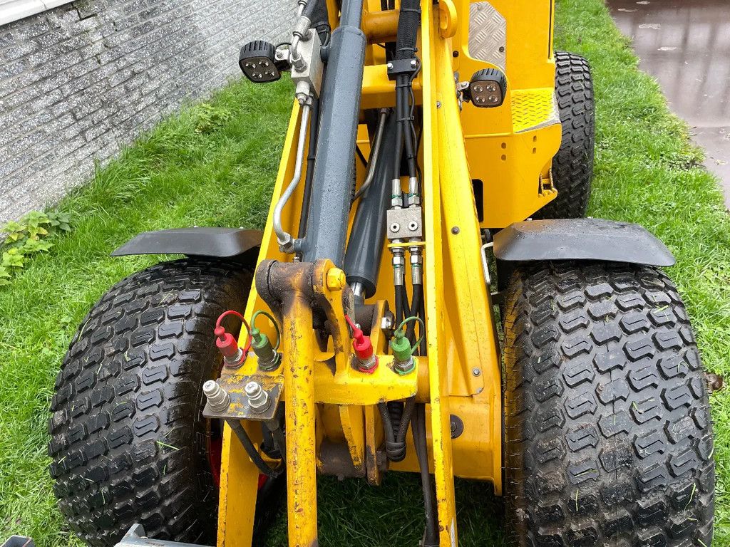 Knikmops 130 kniklader 2020 met kenteken nieuwe banden