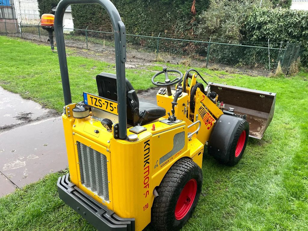 Knikmops 130 kniklader 2020 met kenteken nieuwe banden