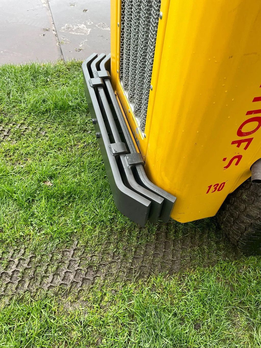 Knikmops 130 kniklader 2020 met kenteken nieuwe banden